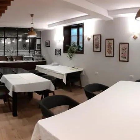 Permeti فندق Përmet